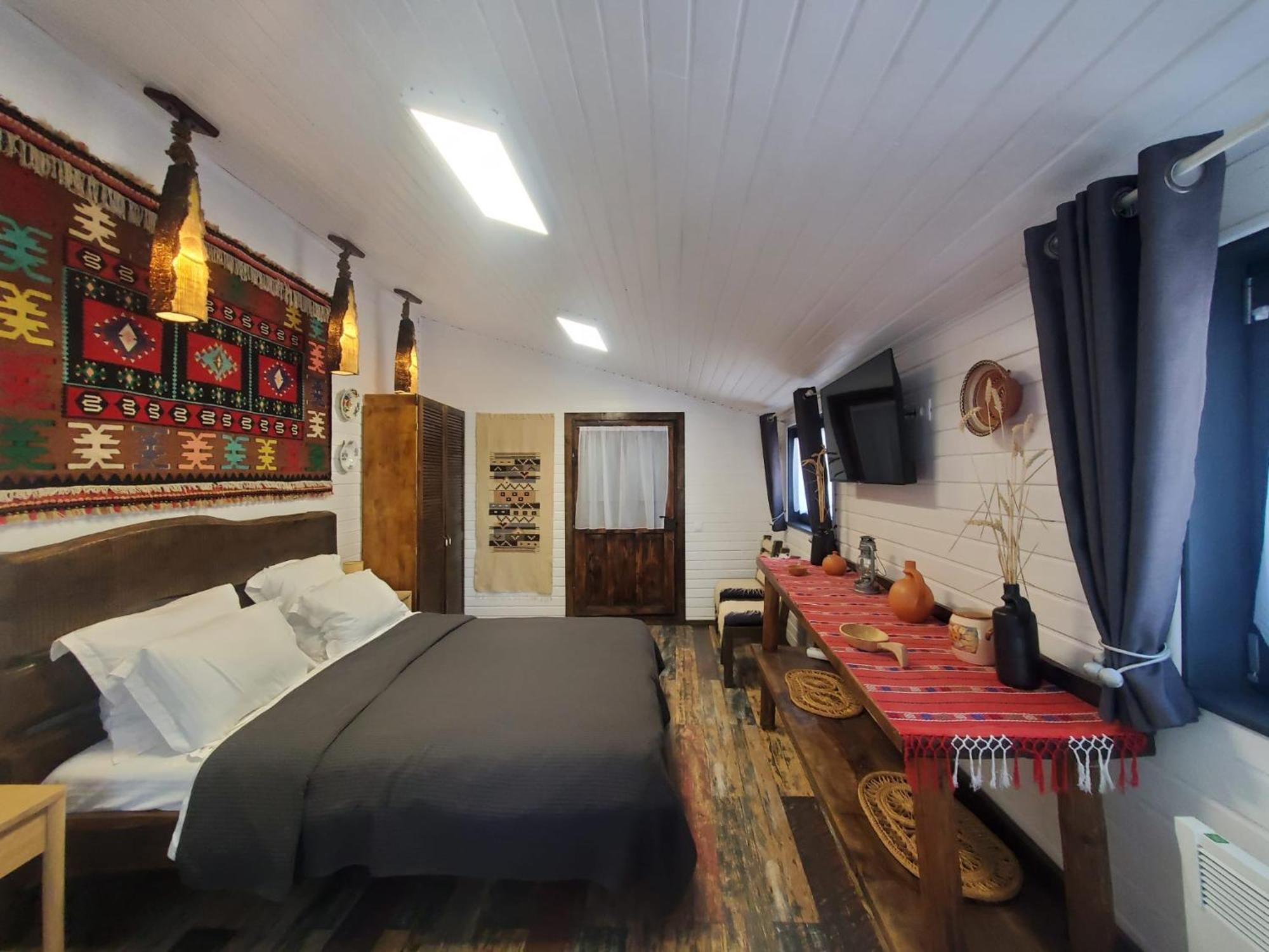 Pensiunea Casa Dacilor Podeni Luaran gambar