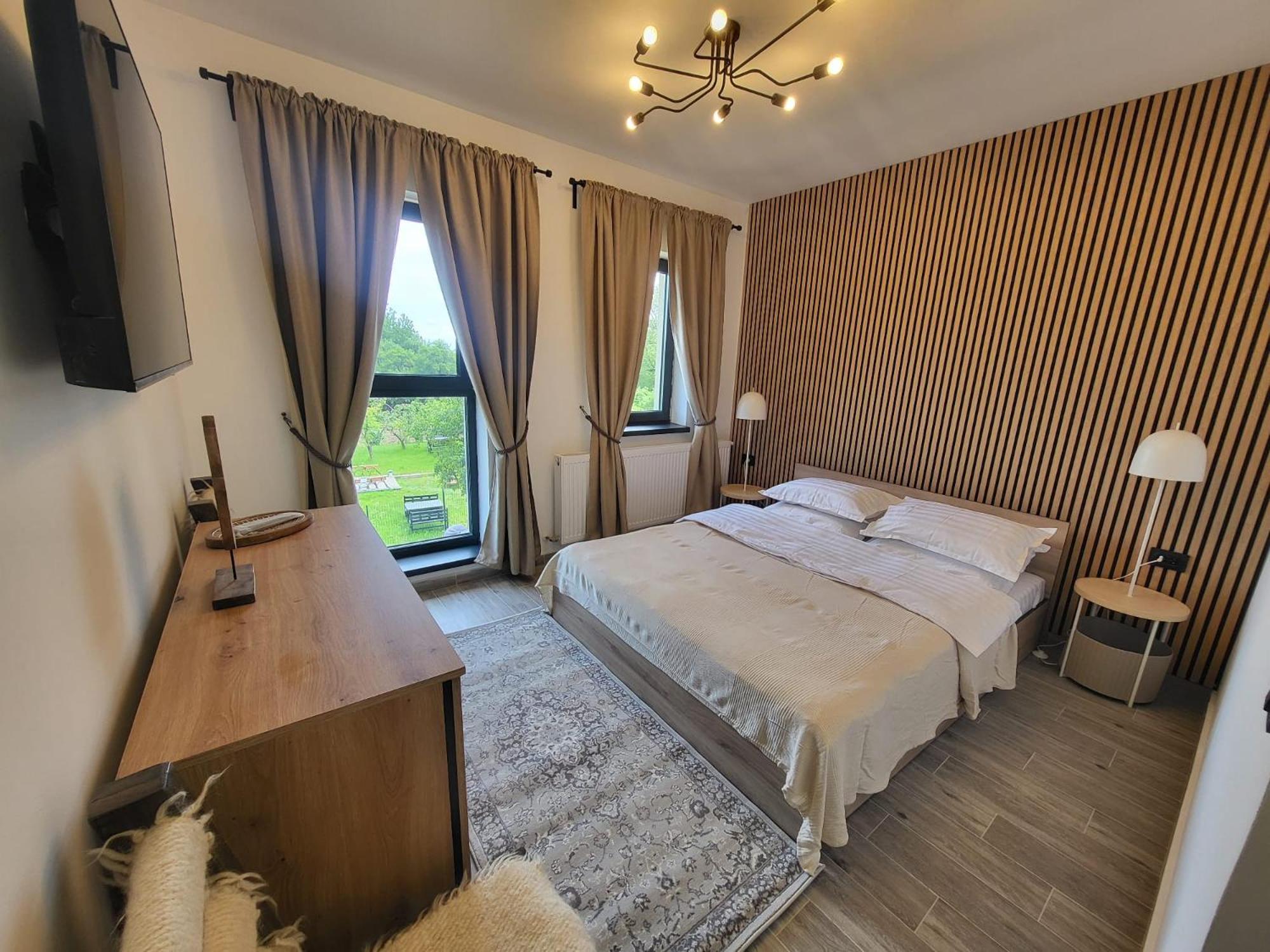 Pensiunea Casa Dacilor Podeni Luaran gambar