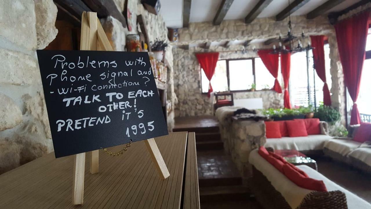 Pensiunea Casa Dacilor Podeni Luaran gambar